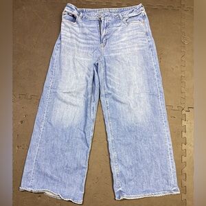 American Eagle Outfitters Light Wash Wide-Leg Jeans